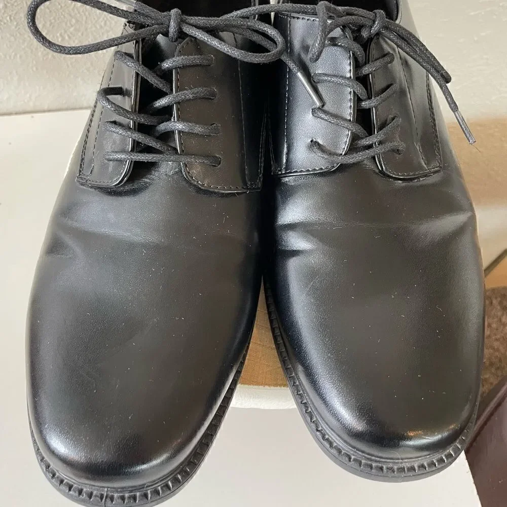 Hunter’s Bay Black Faux Leather Drrss Shoes Size 10 EUC